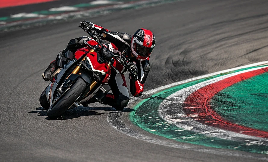ducati.streetfighter-v4-s.foto50054_890