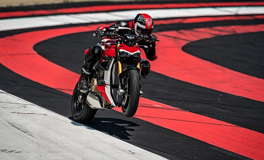 ducati.streetfighter-v4-s.foto50055_890