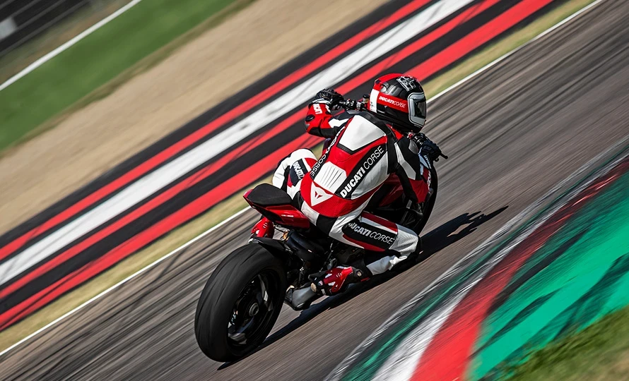 ducati.streetfighter-v4-s.foto50056_890