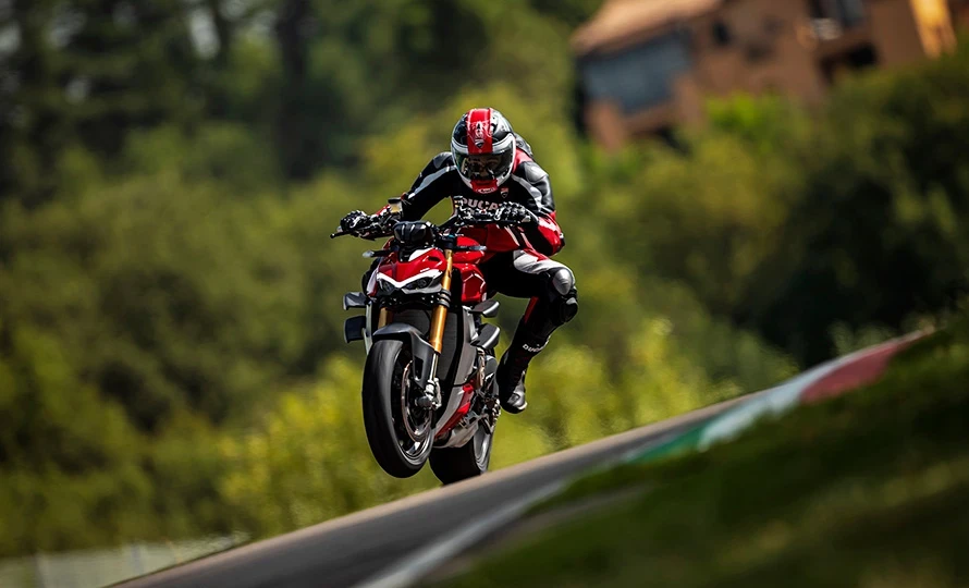 ducati.streetfighter-v4-s.foto50057_890