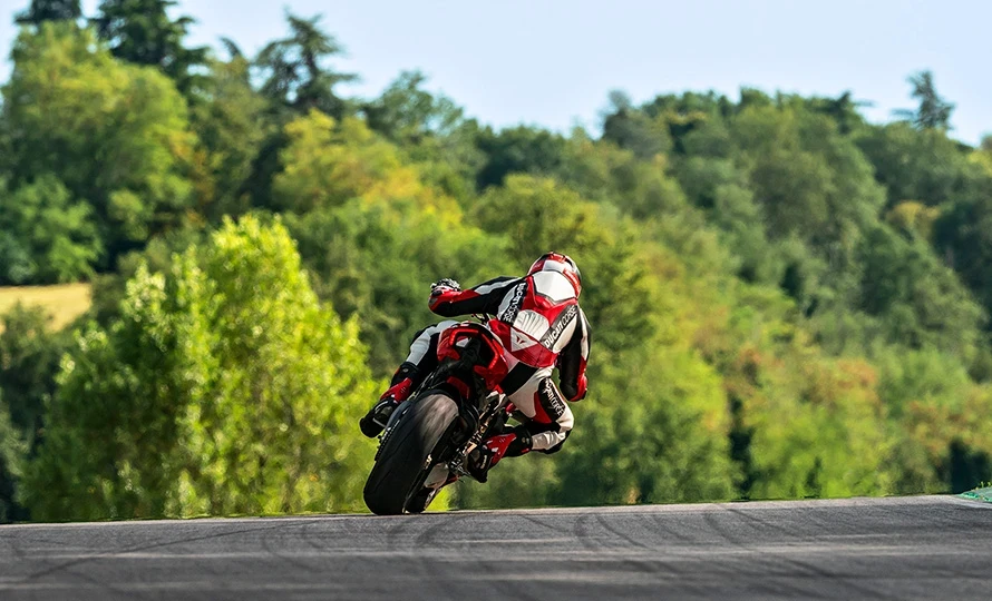 ducati.streetfighter-v4-s.foto50059_890