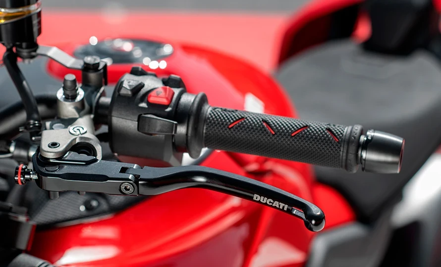 ducati.streetfighter-v4-s.foto50071_890