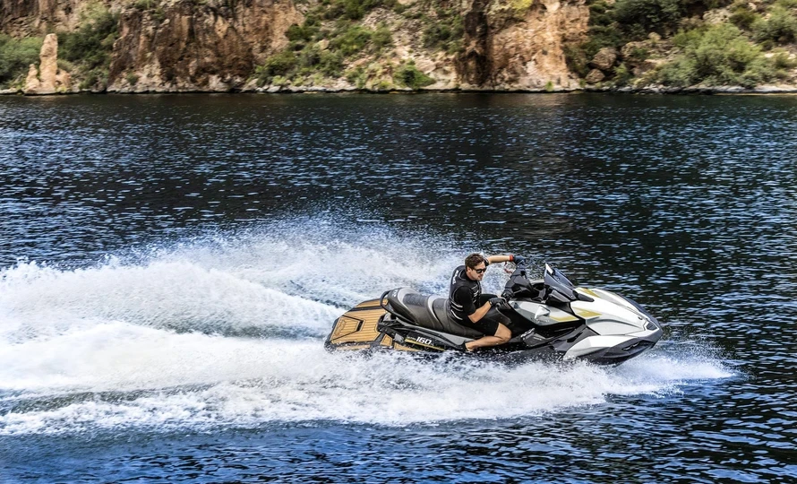 kawasaki.jet-ski-ultra-160lx.foto51741_890.v1792607548-fa70