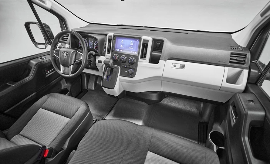 toyota.hiace.foto49102_890