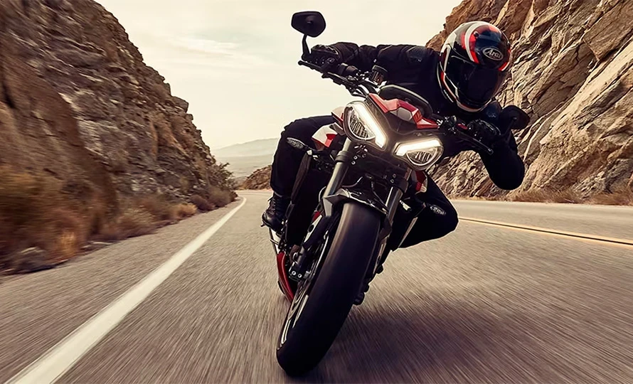 triumph.street-triple-765.foto49139_890