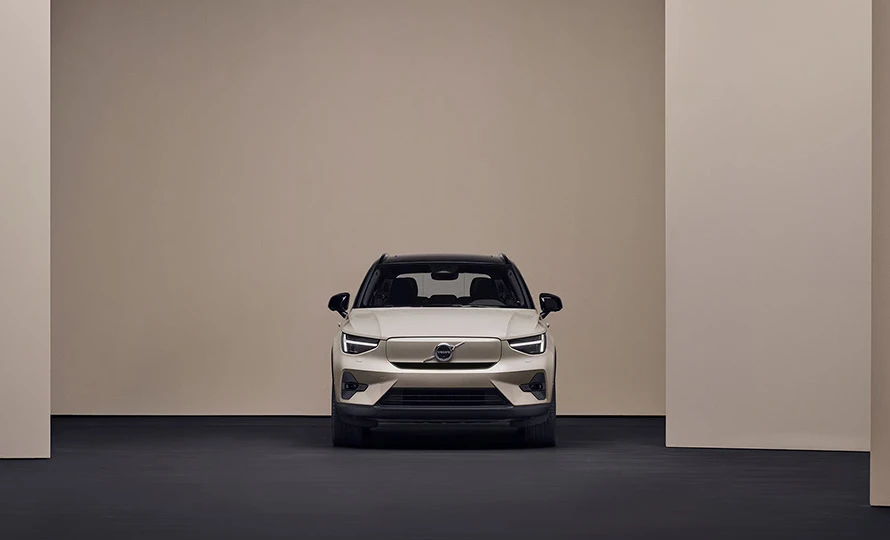 volvo.ex40.foto51347_890.v1790259867-abb0