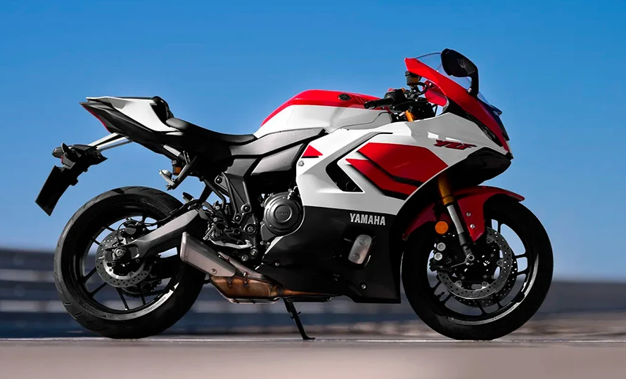 yamaha.nova-yamaha-r7-70th.foto51214_890.v1788274949-ctpl