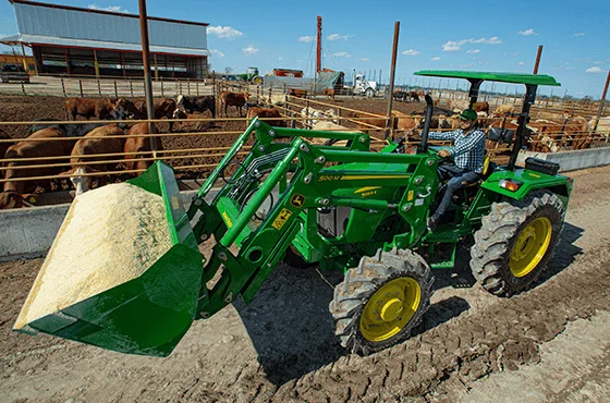 Concha frontal: como transformar seu trator em uma máquina multifuncional de alta produtividade - Inova John Deere