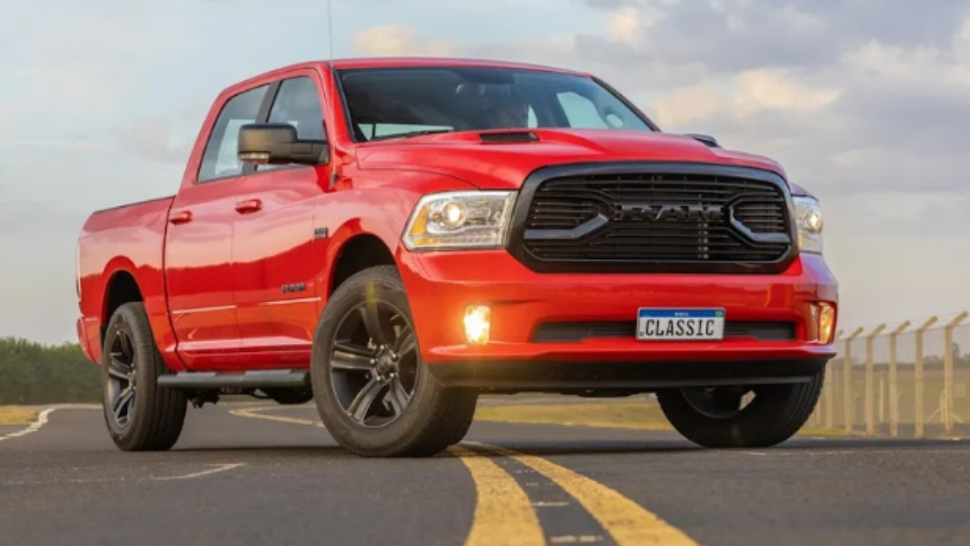 A RAM Classic é uma picape com motor V8 projetada para competir com Hilux e Amarok