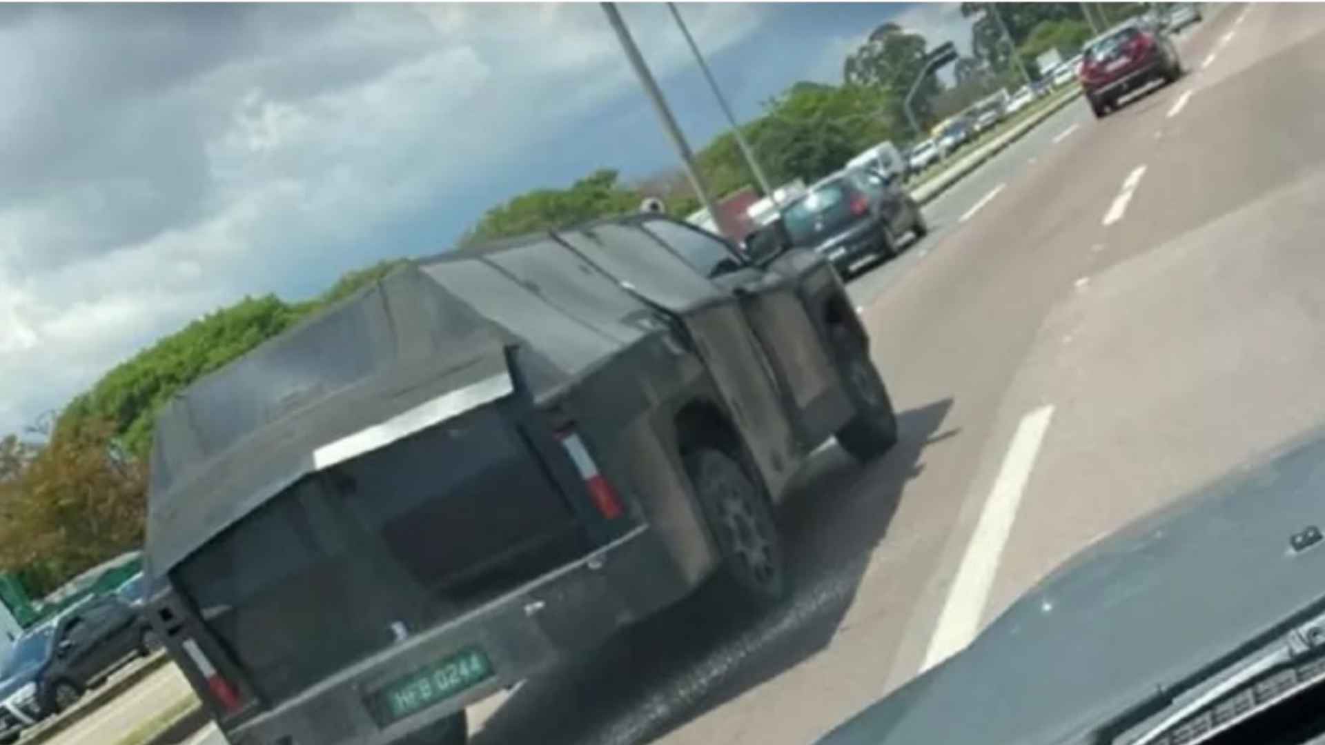 Ram 1200: protótipo é visto em carroceria final no Brasil