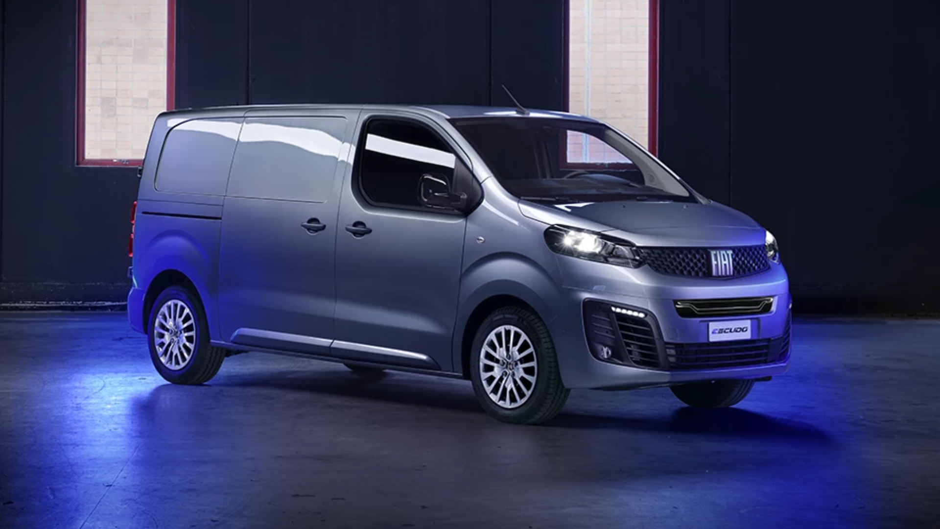 O novo Fiat Scudo 2023 chega ao Brasil nas versões Cargo e Multi a combustão e uma novidade elétrica, o e-Scudo