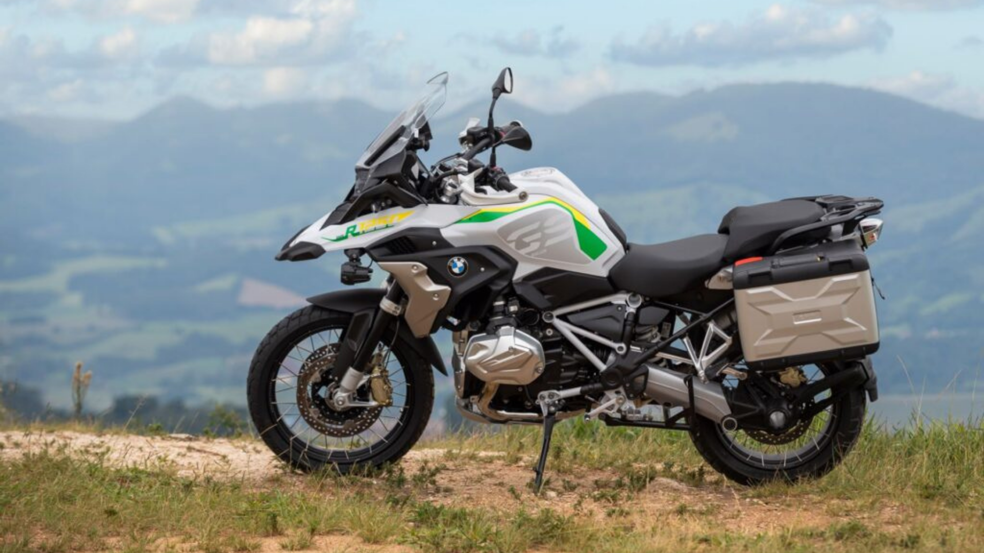 Faça um off-road de moto com segurança