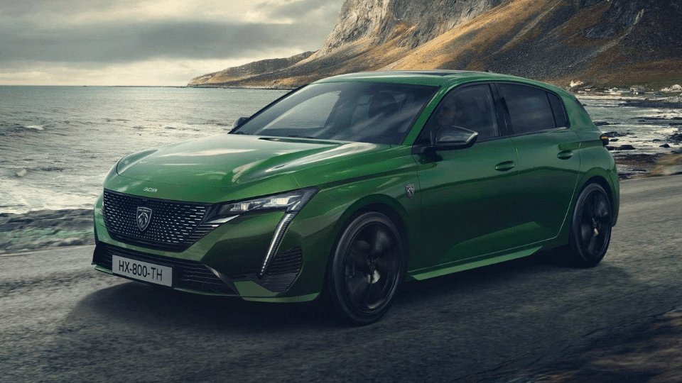 Peugeot 308 fatura prêmio em júri composto só por mulheres