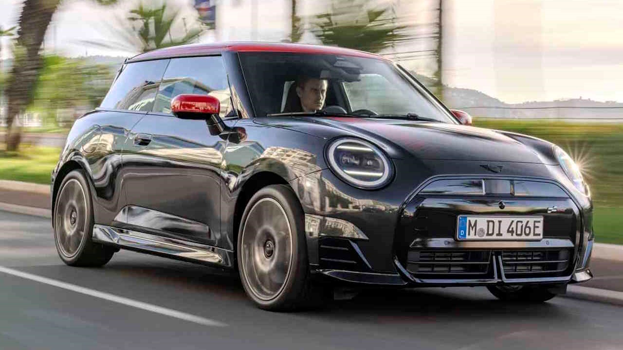 Mini Cooper JCW Elétrico: O Espírito Esportivo da Eletrificação