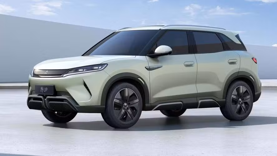 BYD Yuan Up chega em março no Brasil com 400 km de autonomia BYD Yuan Up chega em março no Brasil com 400 km de autonomia