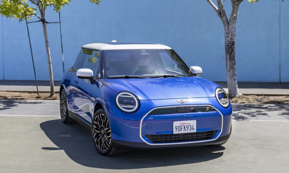 Novidades: A nova geração do mini cooper elétrico acaba de ser revelada oficialmente