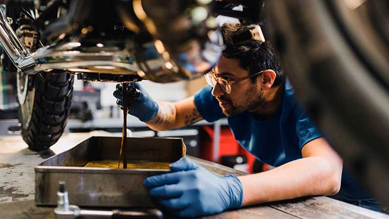 Quando trocar o óleo da sua BMW Dicas essenciais para a revisão