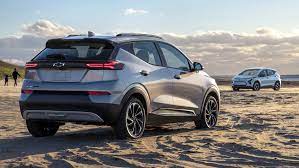 Chevrolet Bolt EUV 2023: ficha técnica, consumo e itens de série.