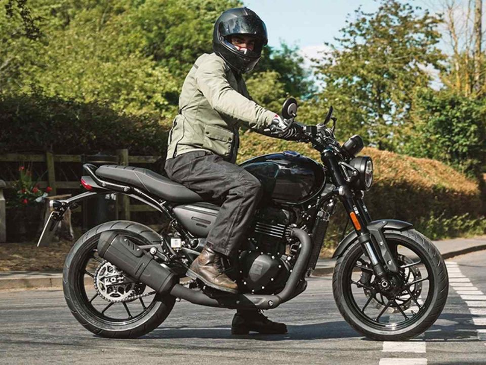 A primeira imagem da motocicleta mais acessível da Triumph foi divulgada A primeira imagem da motocicleta mais acessível da Triumph foi divulgada