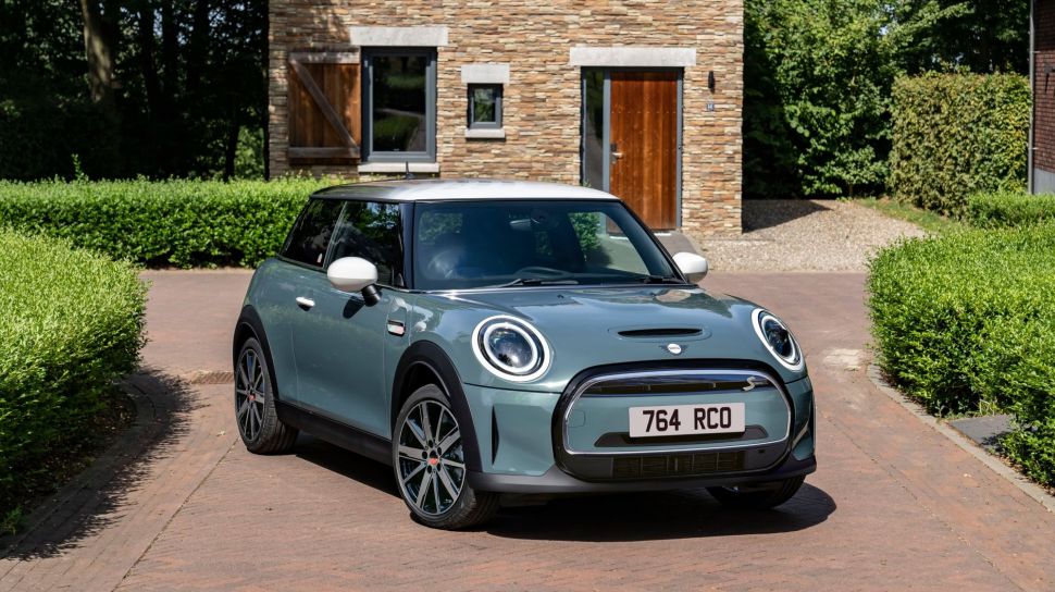 Confira a versão elétrica exclusiva do Mini Cooper no Brasil e seu preço