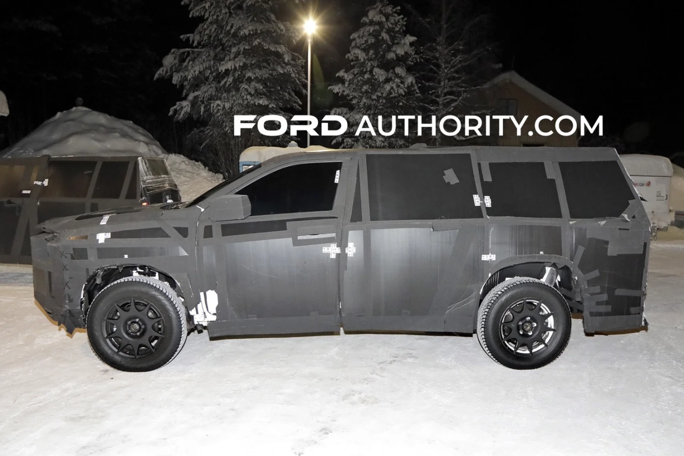 Nova RAM 1200 é Flagrada em testes na Suécia Acompanhada pela Fiat Strada