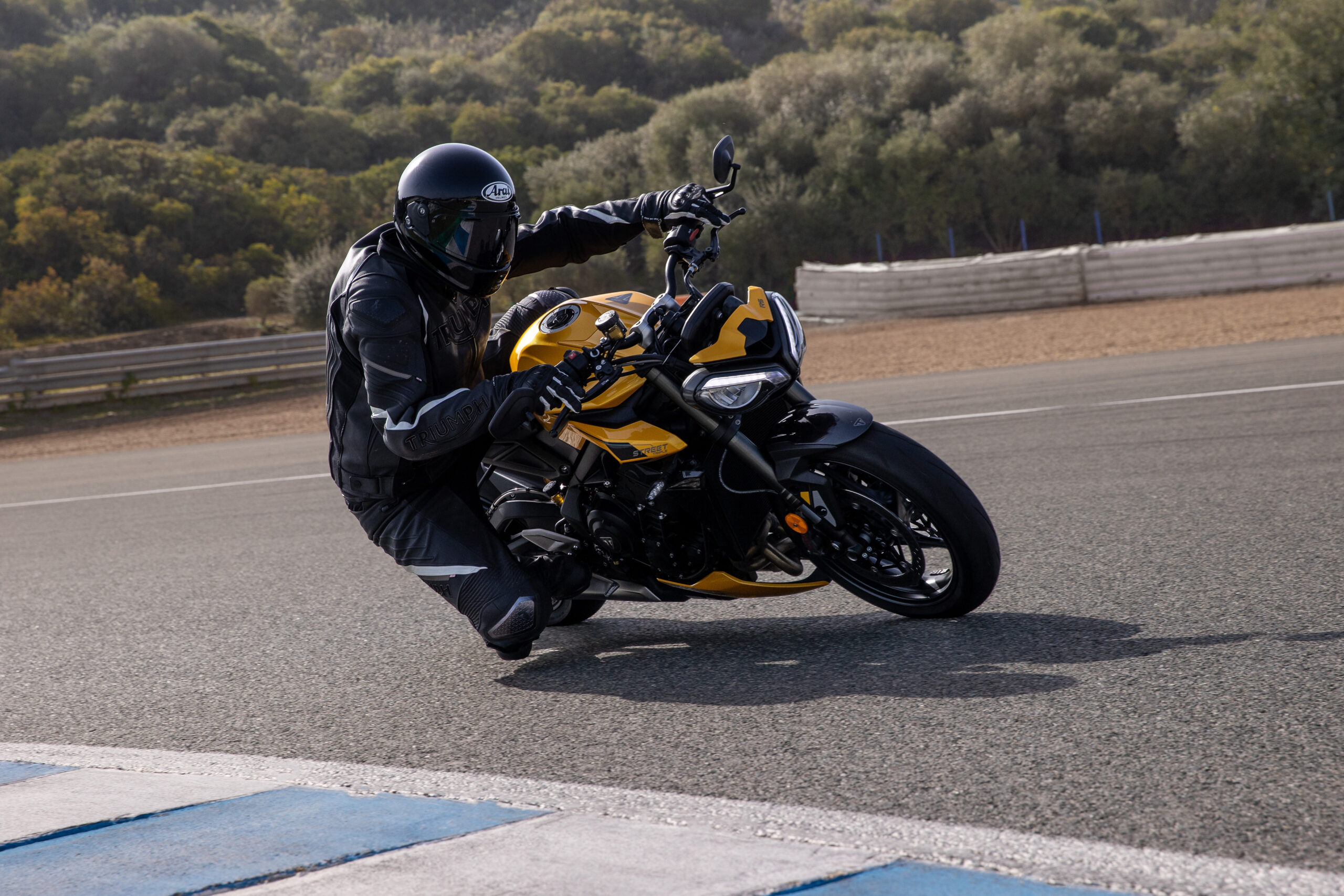 O futuro das motocicletas chega ao Brasil no  O futuro das motocicletas chega ao Brasil no