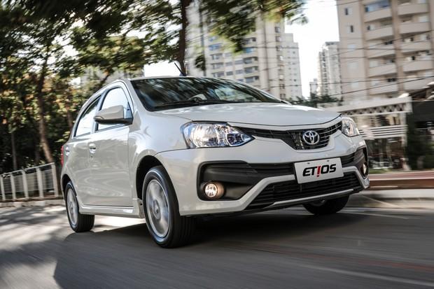 Novo Toyota Etios Hatch 2018: Completo e Moderno na Saga Toyota