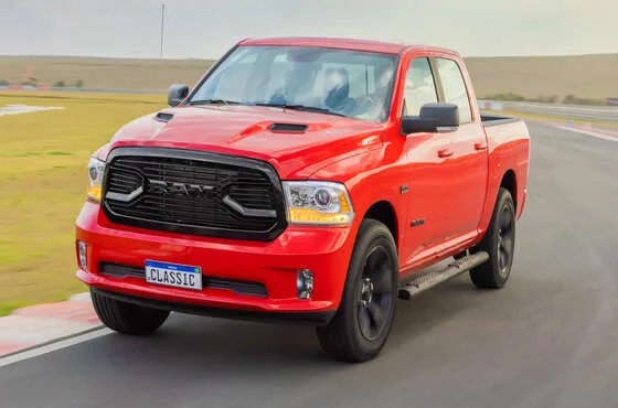 Ram Classic Laramie 2023: Luxo e Desempenho em Picapes Ram Classic Laramie 2023: Luxo e Desempenho em Picapes