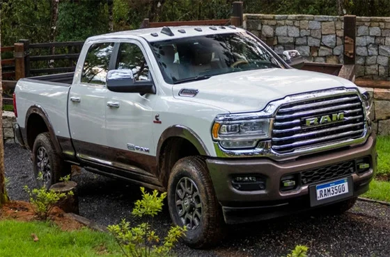 Descubra como a tecnologia Diesel Exhaust Brake da Ram 3500 oferece mais controle e segurança nas estradas com carga pesada e descidas desafiadoras.