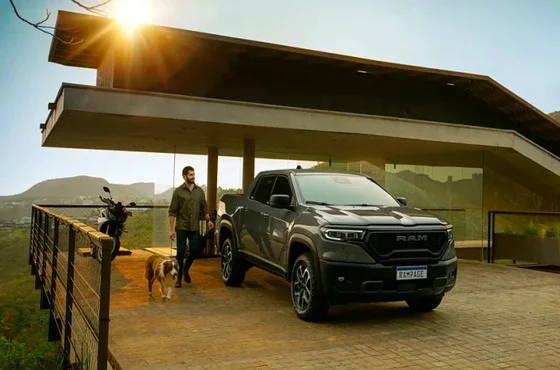 Rampage Laramie: Potência e Conforto em Picape Gasolina