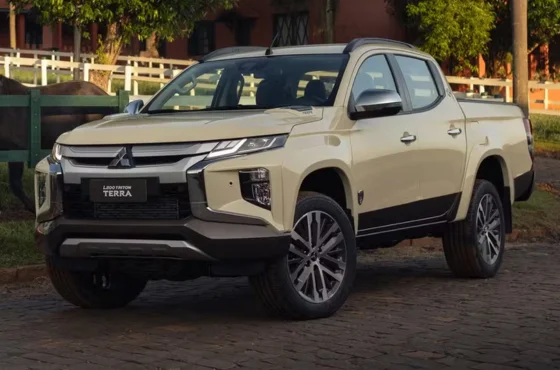 Mitsubishi Triton Terra leva o universo premium para dentro do campo