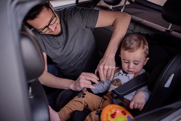 Bebê conforto para o carro: Aprenda como escolher o certo